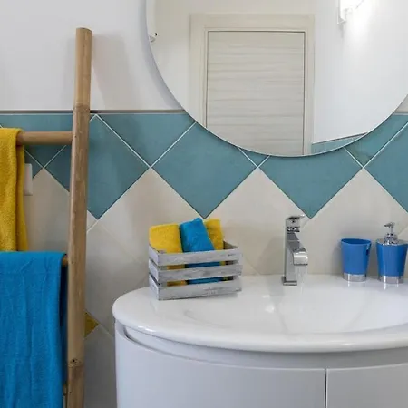 Residenza La Collina Vista Mare Con Piscina A 2Km Dalla Spiaggia Di Mugoni וילה *