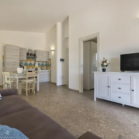 Residenza La Collina Vista Mare Con Piscina A 2Km Dalla Spiaggia Di Mugoni וילה