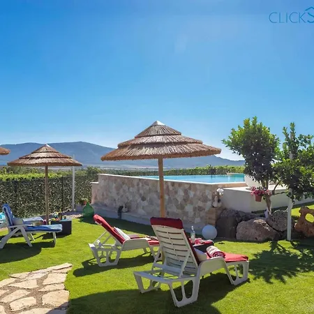 Residenza La Collina Vista Mare Con Piscina A 2Km Dalla Spiaggia Di Mugoni