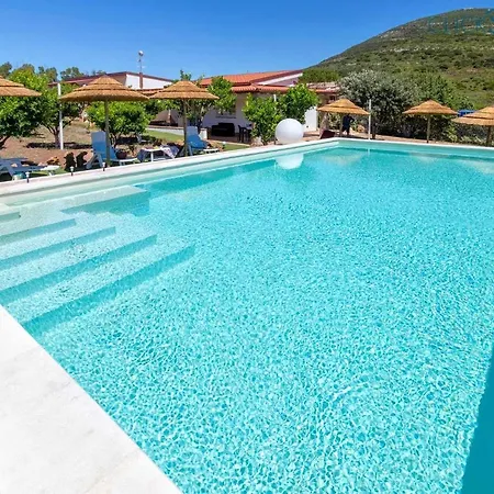 Residenza La Collina Vista Mare Con Piscina A 2Km Dalla Spiaggia Di Mugoni וילה