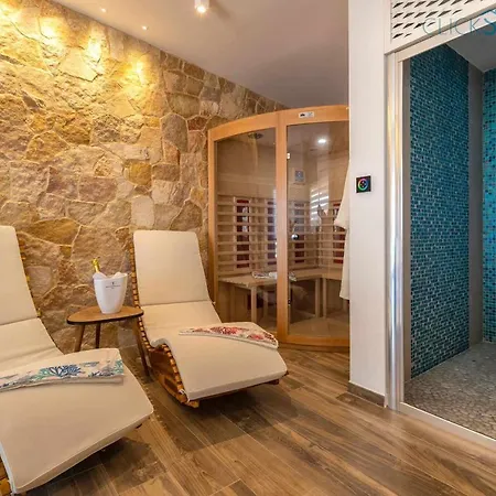 Residenza La Collina Vista Mare Con Piscina A 2Km Dalla Spiaggia Di Mugoni
